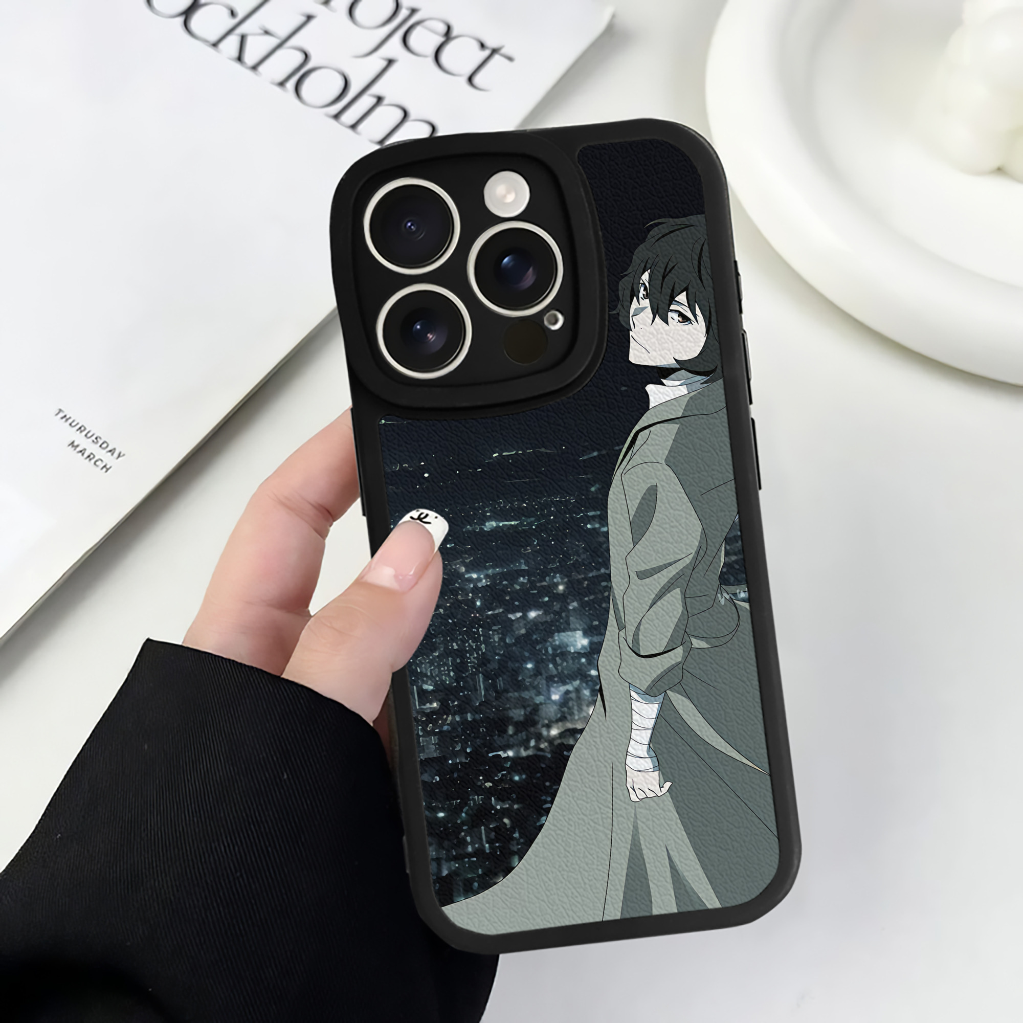（画像用） 文豪ストレイドッグス Bungo Stray Dogs 【iPhone 16シリーズ対応】シリコンスマホケース（レザー調） 材質：シリコン